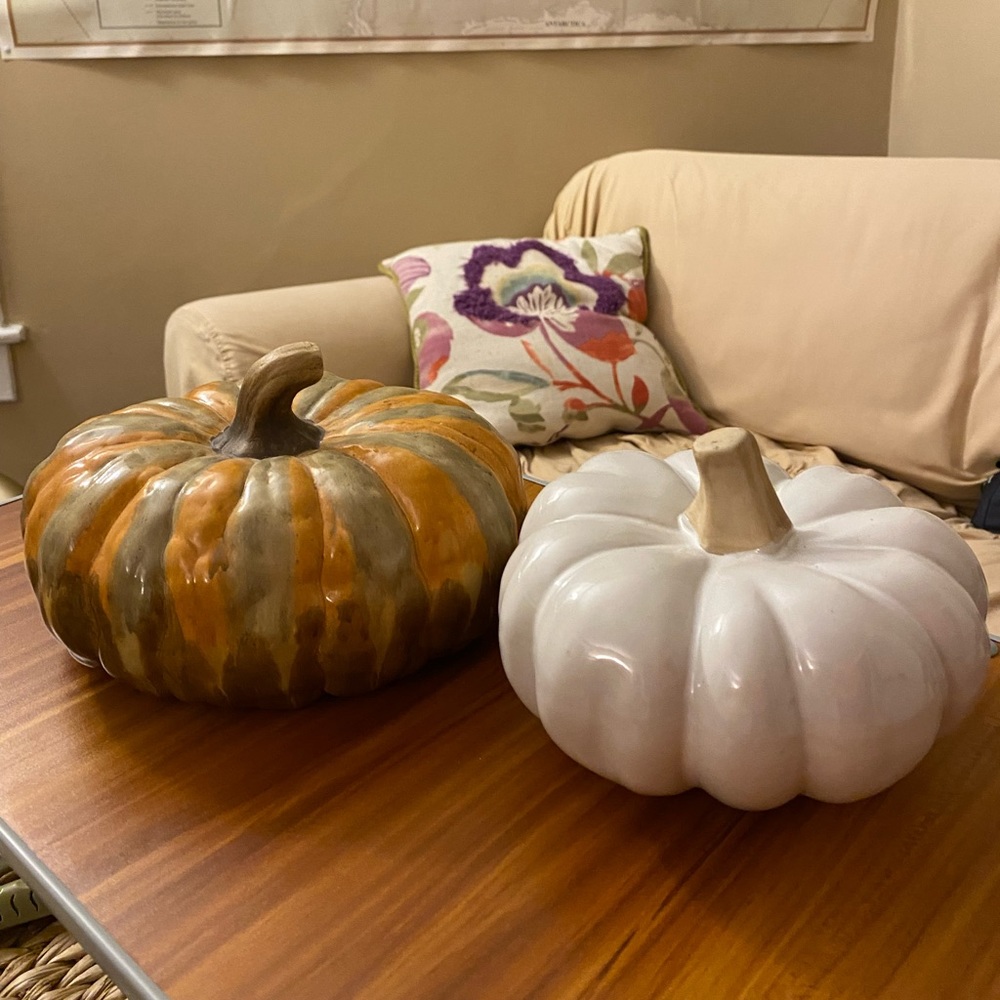 Ceramic pumpkin decor (white pumpkin)